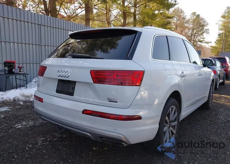 2018 Audi Q7 3.0T Premium z USA, uszkodzony, nr VIN WA1VAAF7XJD014277